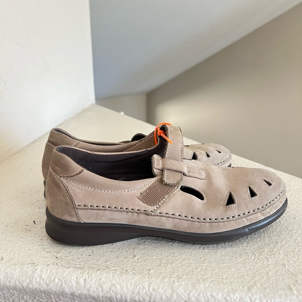 SAS Tripad Comfort Roamer‎ Womens Size 9 Beige Tan Leather  Mary Janes